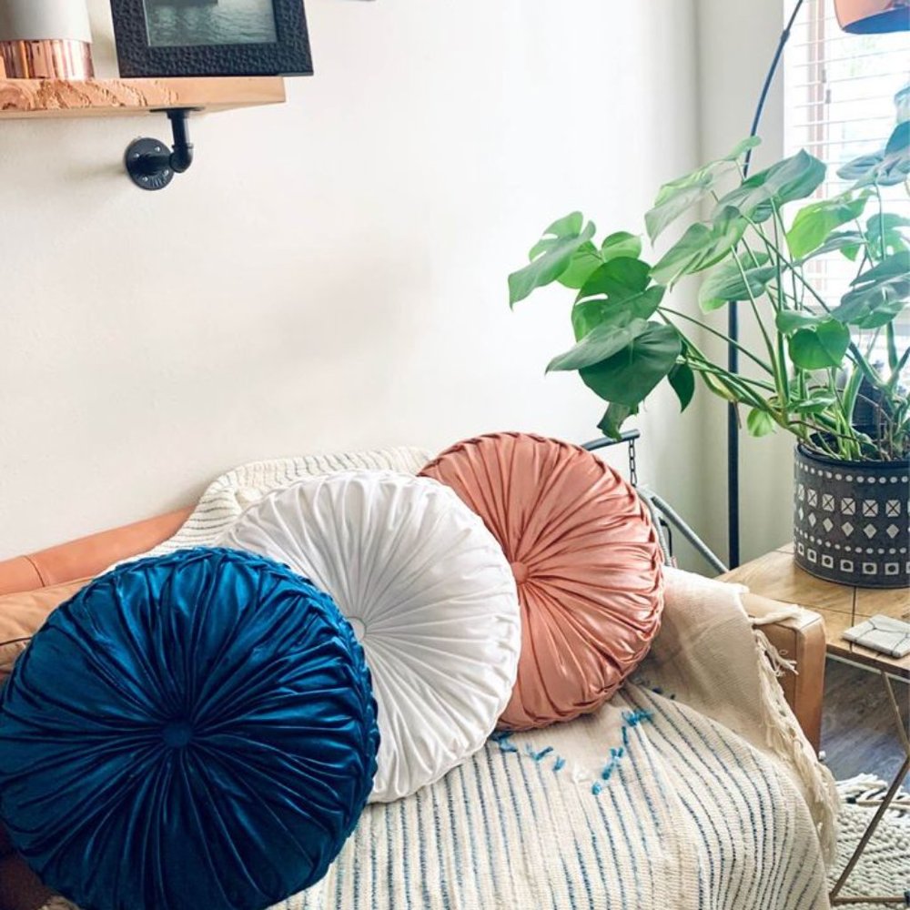 XL 20" Round Velvet Pintuck Throw Pillow